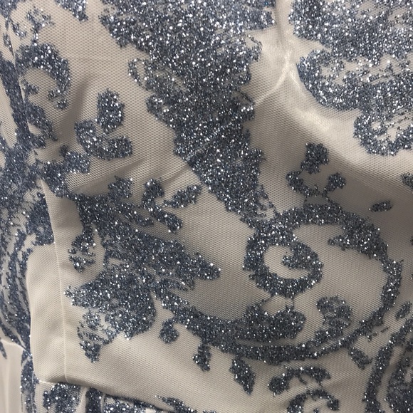 Cachet Beautiful Prom or Special Occasion Dress - Picture 4 of 10